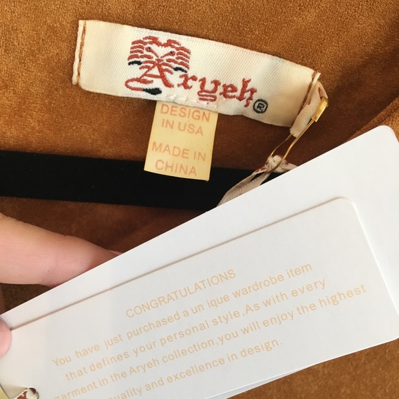 NEVER BEEN WORN - Picture 3 of 6